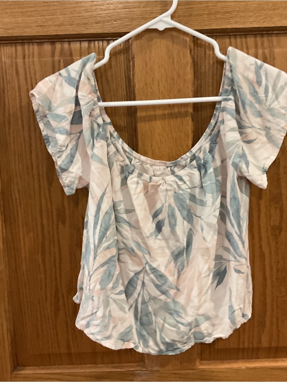 Z Supply Tropical Leaf Print Flutter Sleeve Blouse – Size Medium